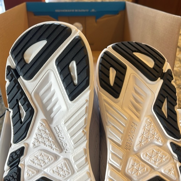 - Brand new wit box hoka arahi 6 - Picture 6 of 6